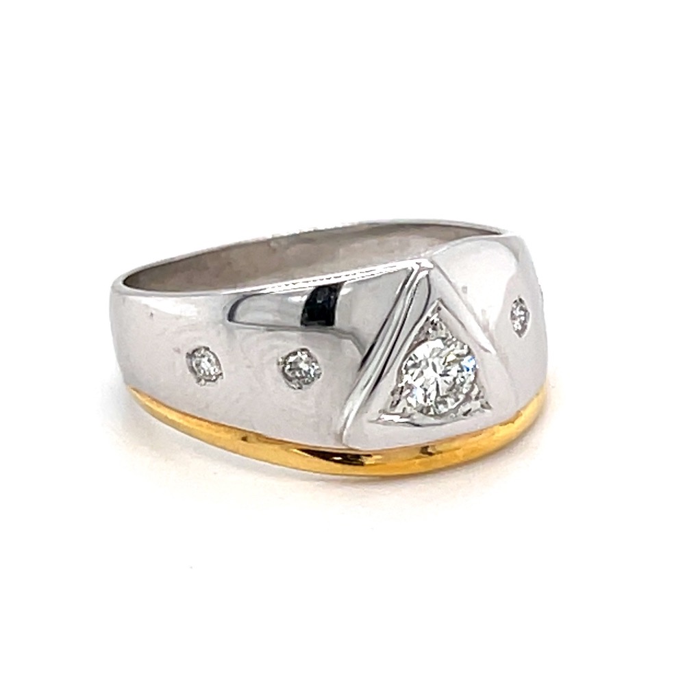 Solitaire Band ring in White Gold